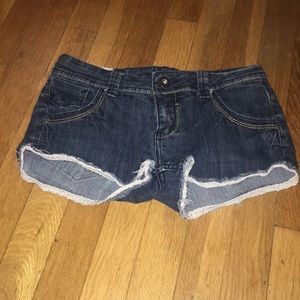 White laced junior jean shorts